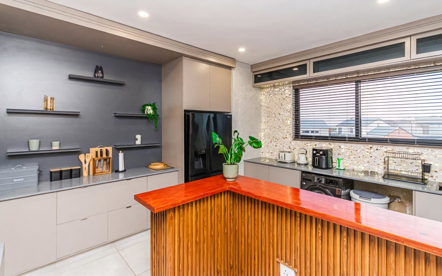 4 Bedroom Property for Sale in Homes Haven Gauteng