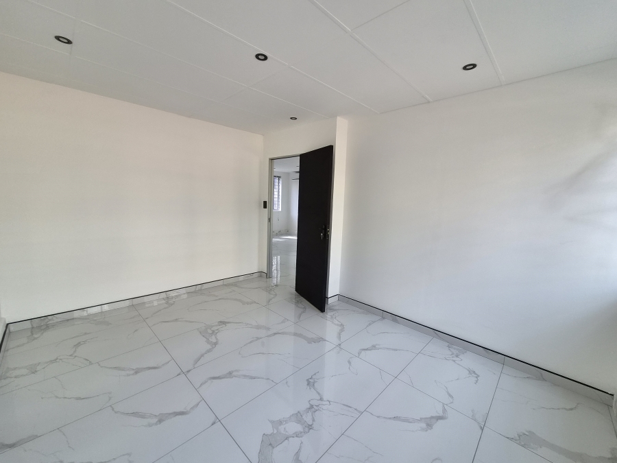 Commercial Property for Sale in Bedford Gardens Gauteng