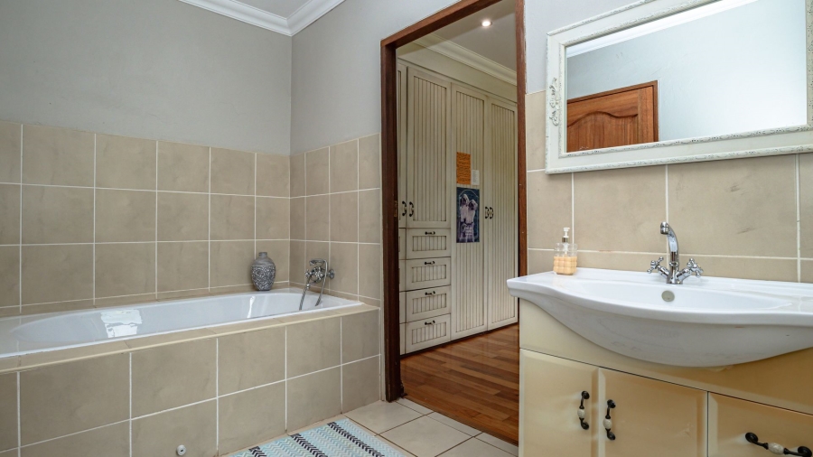 4 Bedroom Property for Sale in Pebble Rock Golf Village Gauteng