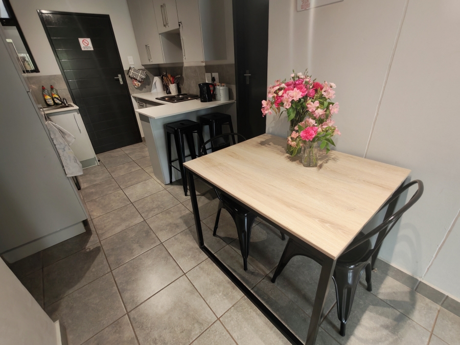 To Let 4 Bedroom Property for Rent in Hatfield Gauteng