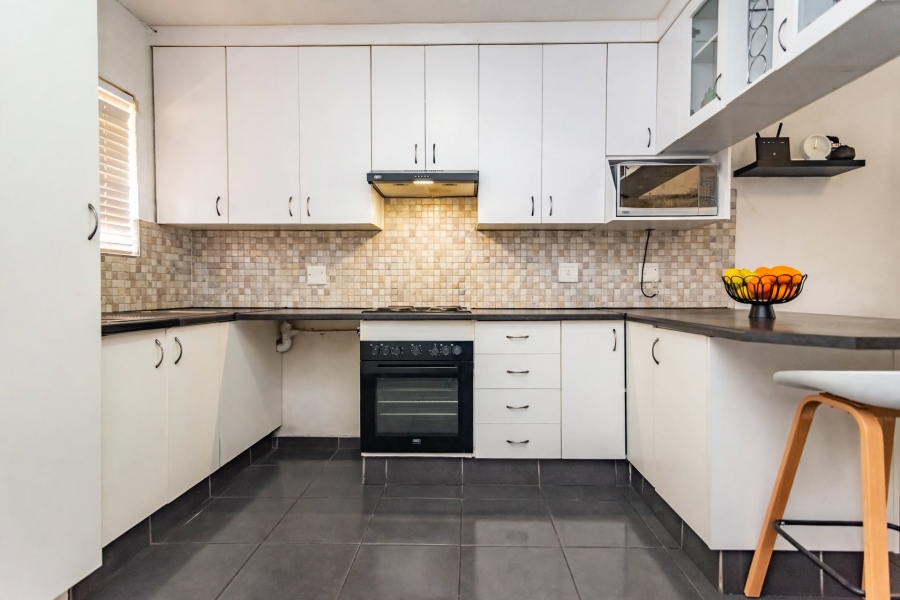 2 Bedroom Property for Sale in Wilro Park Gauteng