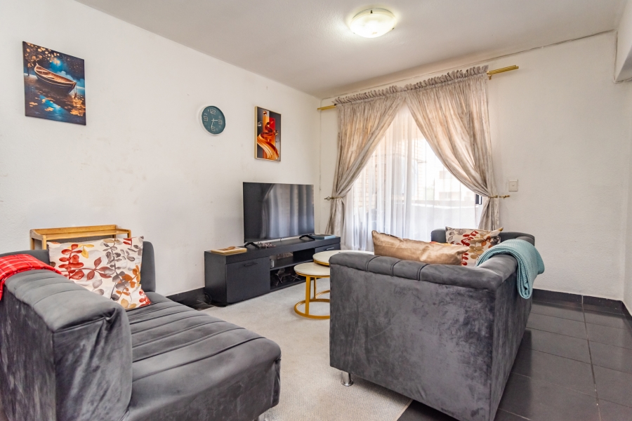 2 Bedroom Property for Sale in Wilro Park Gauteng