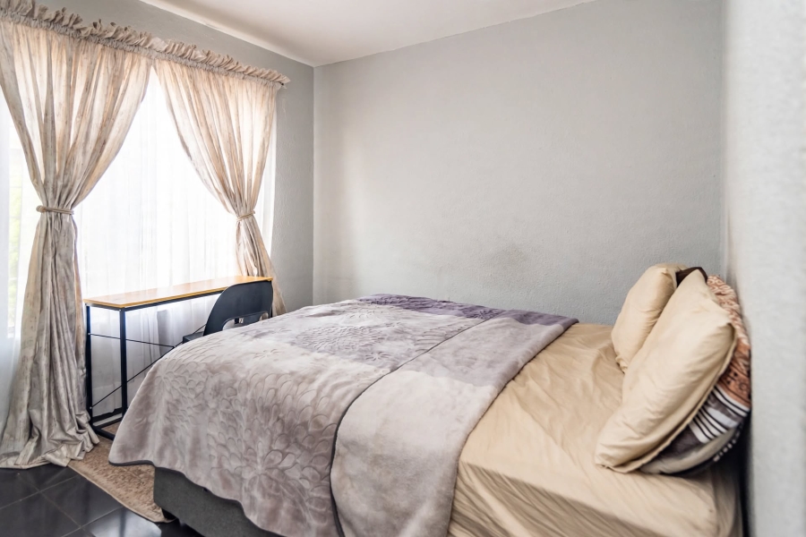 2 Bedroom Property for Sale in Wilro Park Gauteng