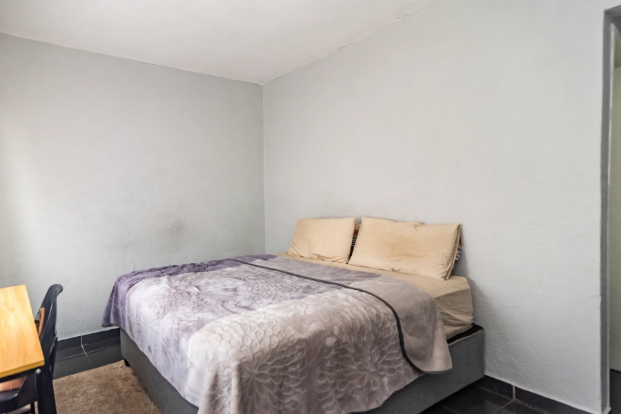2 Bedroom Property for Sale in Wilro Park Gauteng