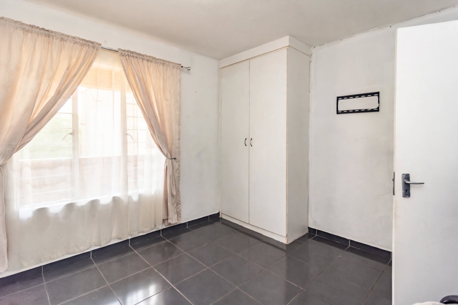 2 Bedroom Property for Sale in Wilro Park Gauteng