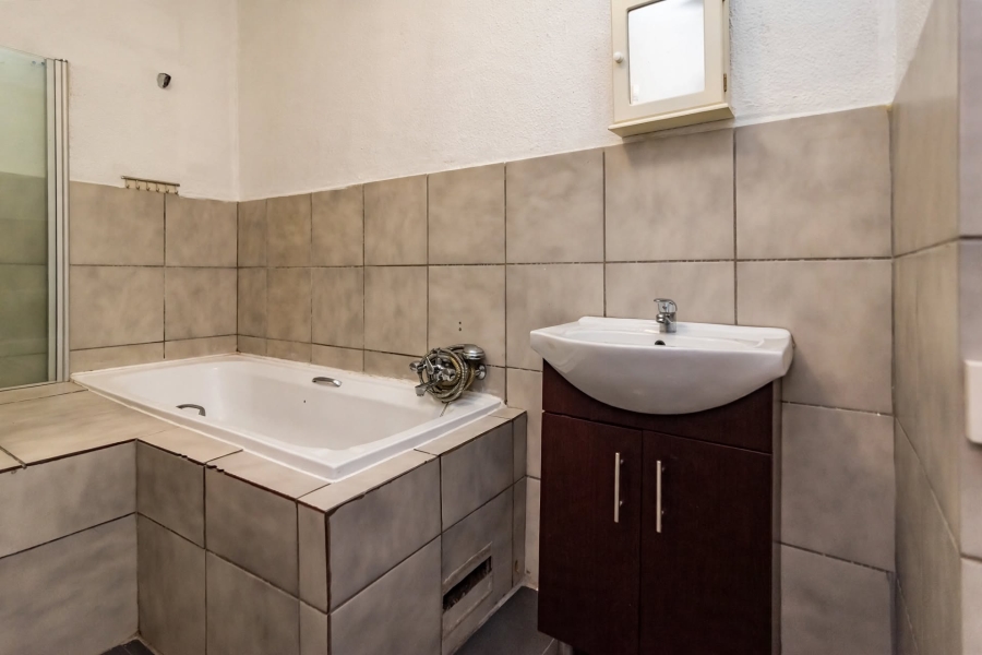 2 Bedroom Property for Sale in Wilro Park Gauteng