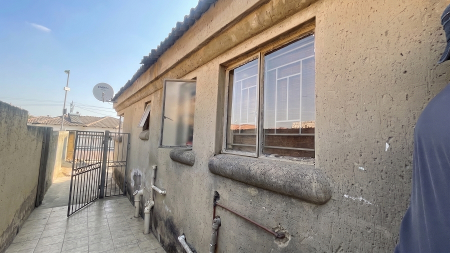 6 Bedroom Property for Sale in Klipfontein View Gauteng