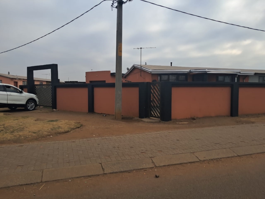 2 Bedroom Property for Sale in Bophelong Gauteng