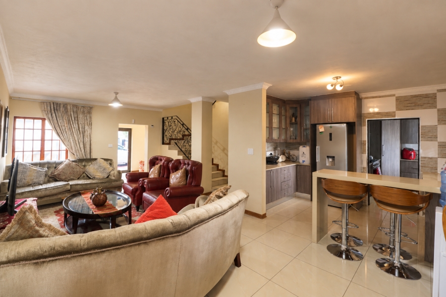 5 Bedroom Property for Sale in Blue Hills Gauteng
