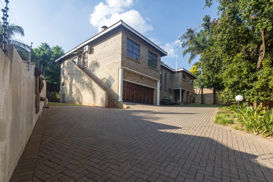 4 Bedroom Property for Sale in Waterkloof Ridge Gauteng