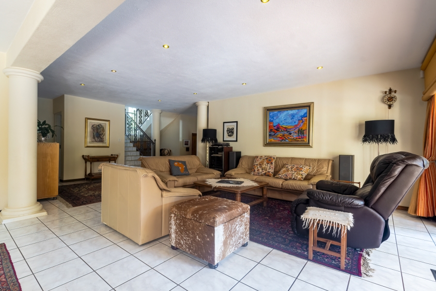 4 Bedroom Property for Sale in Waterkloof Ridge Gauteng