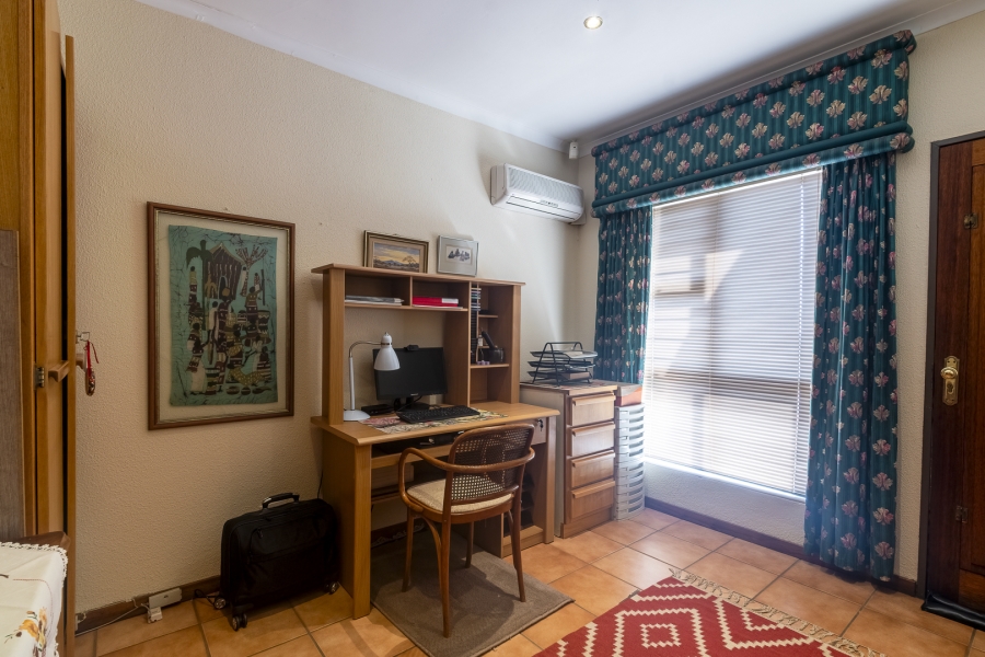 4 Bedroom Property for Sale in Waterkloof Ridge Gauteng