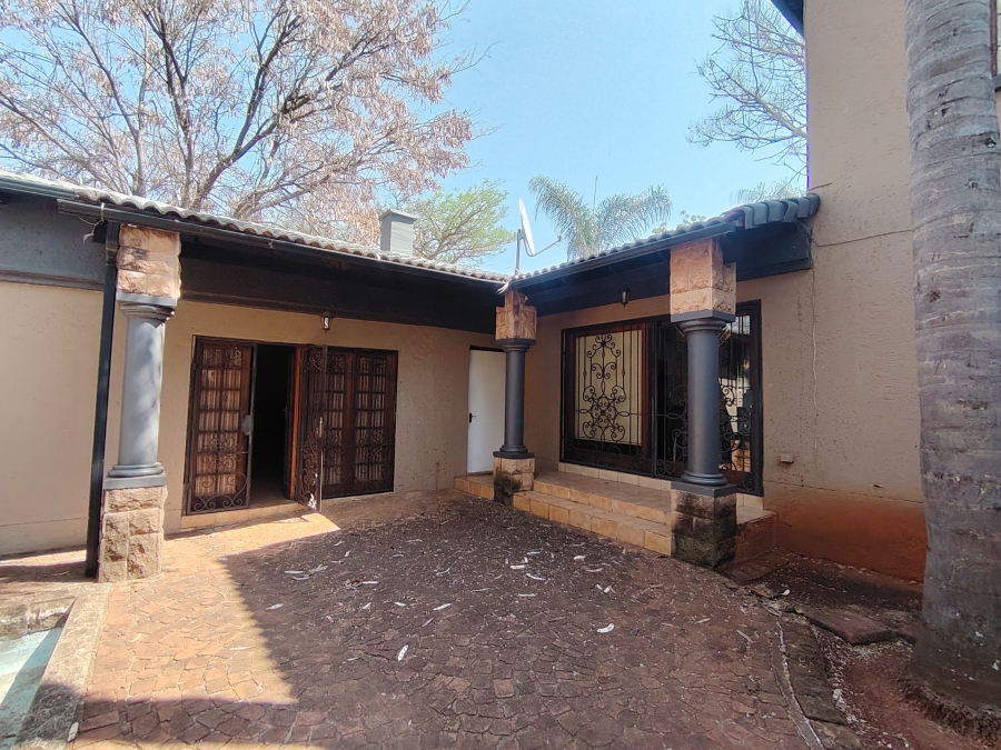 4 Bedroom Property for Sale in Kameeldrift East Gauteng