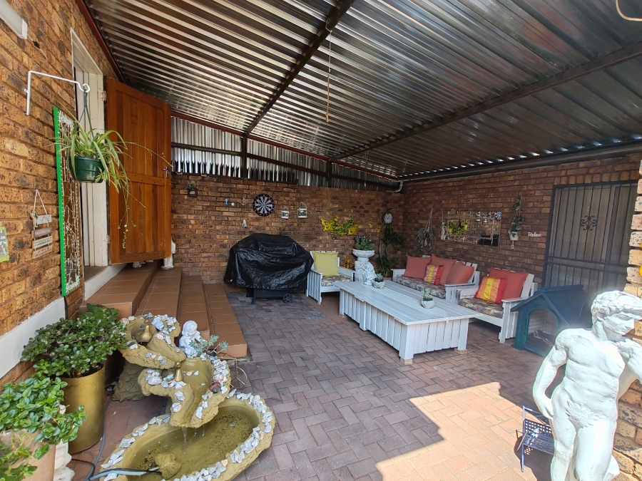 3 Bedroom Property for Sale in Villieria Gauteng