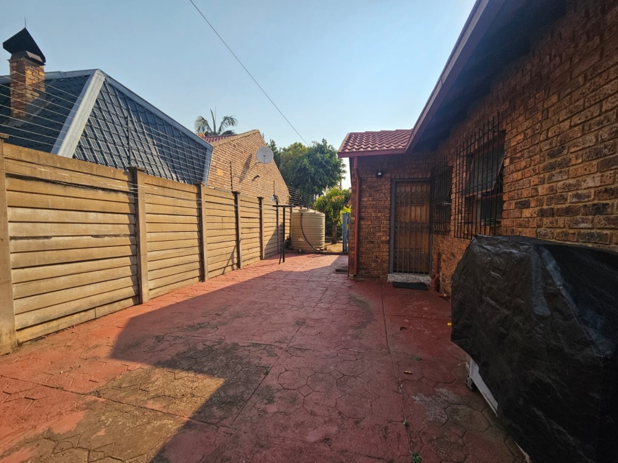 4 Bedroom Property for Sale in Theresa Park Gauteng
