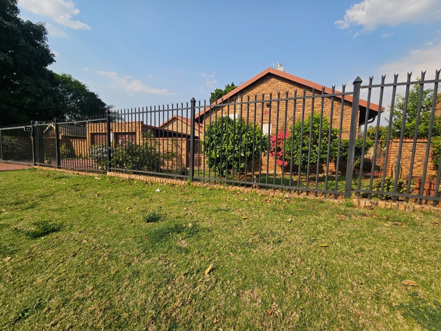 4 Bedroom Property for Sale in Theresa Park Gauteng