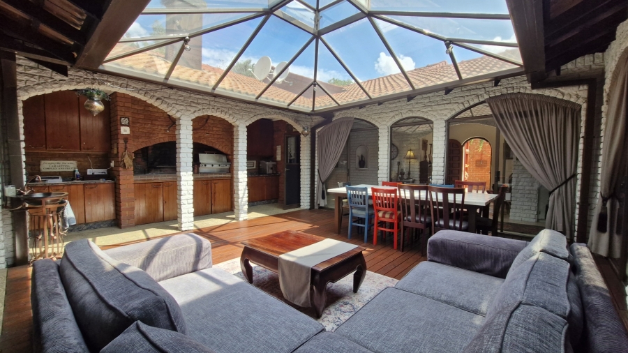 5 Bedroom Property for Sale in Eldoraigne Gauteng