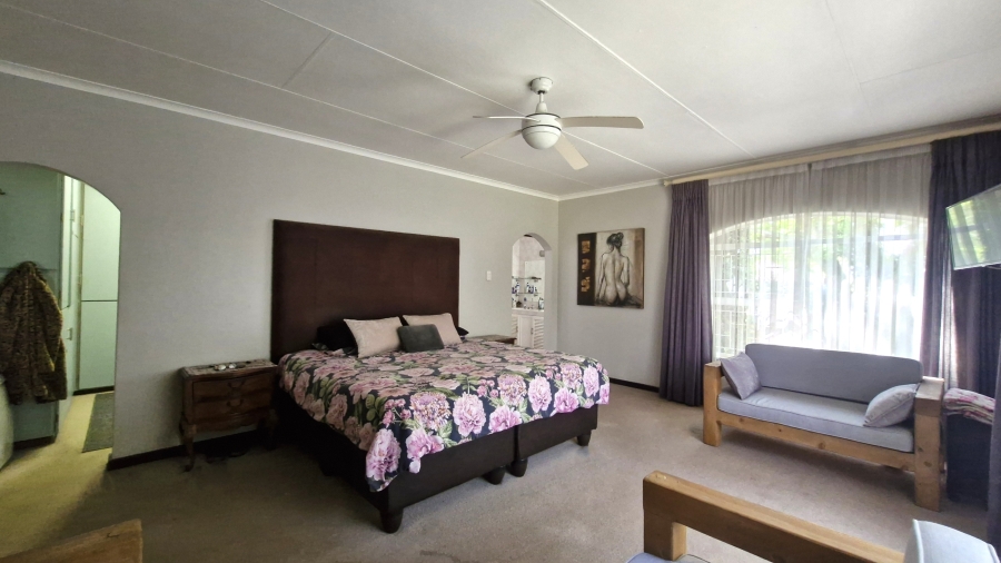 5 Bedroom Property for Sale in Eldoraigne Gauteng