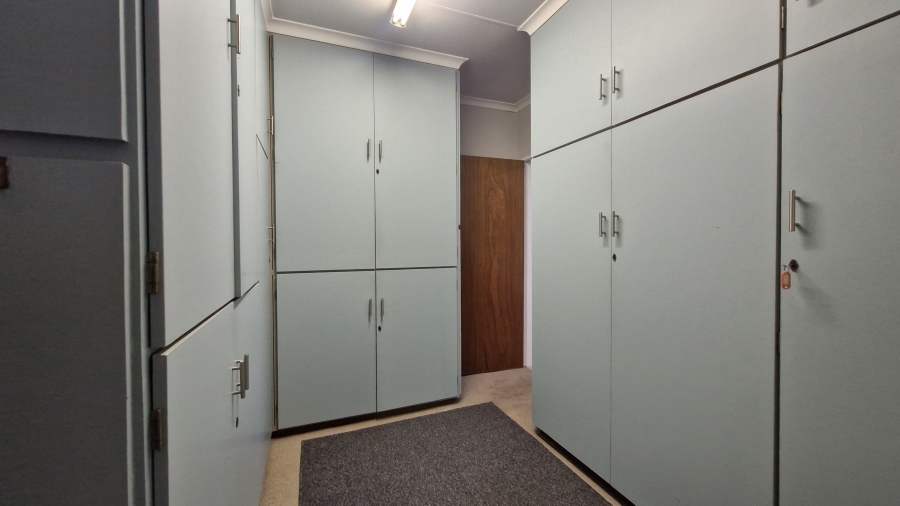 5 Bedroom Property for Sale in Eldoraigne Gauteng