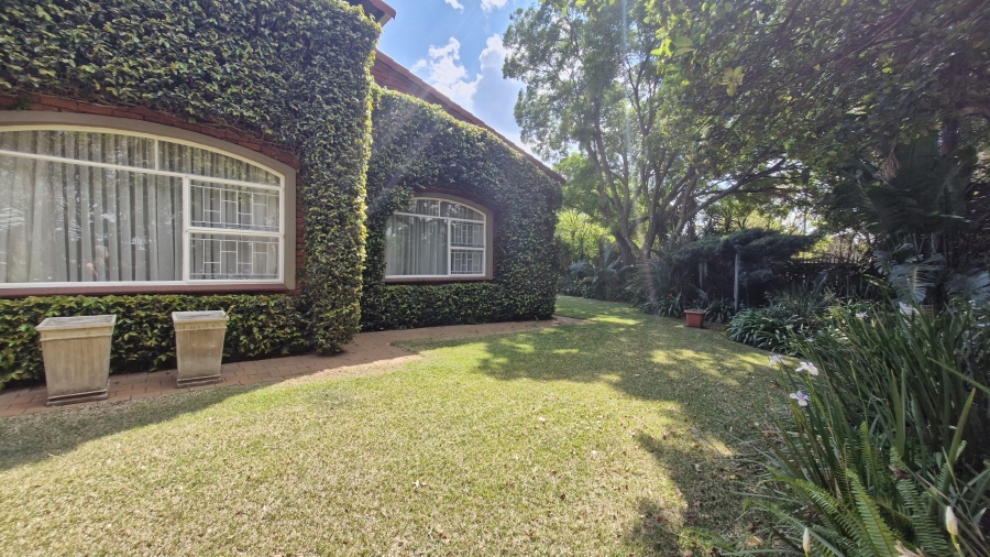 5 Bedroom Property for Sale in Eldoraigne Gauteng