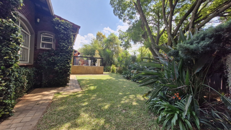 5 Bedroom Property for Sale in Eldoraigne Gauteng