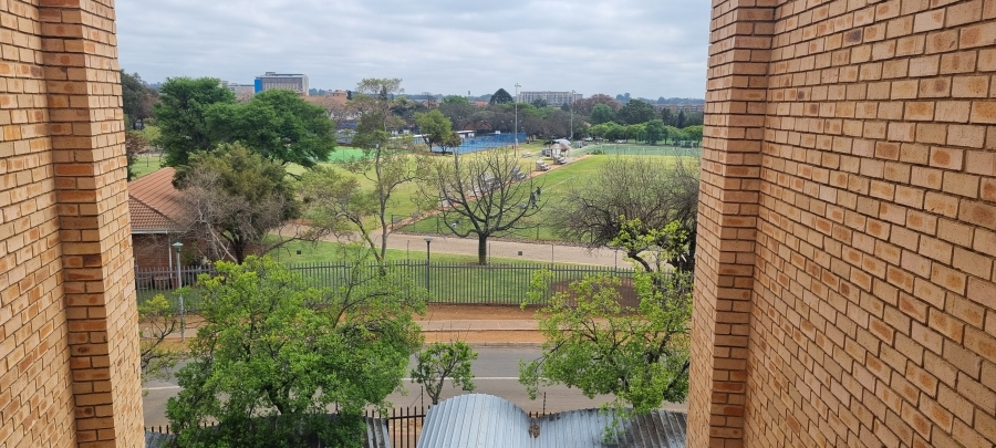 1 Bedroom Property for Sale in Hillcrest Gauteng