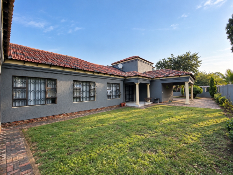3 Bedroom Property for Sale in Sonland Park Gauteng