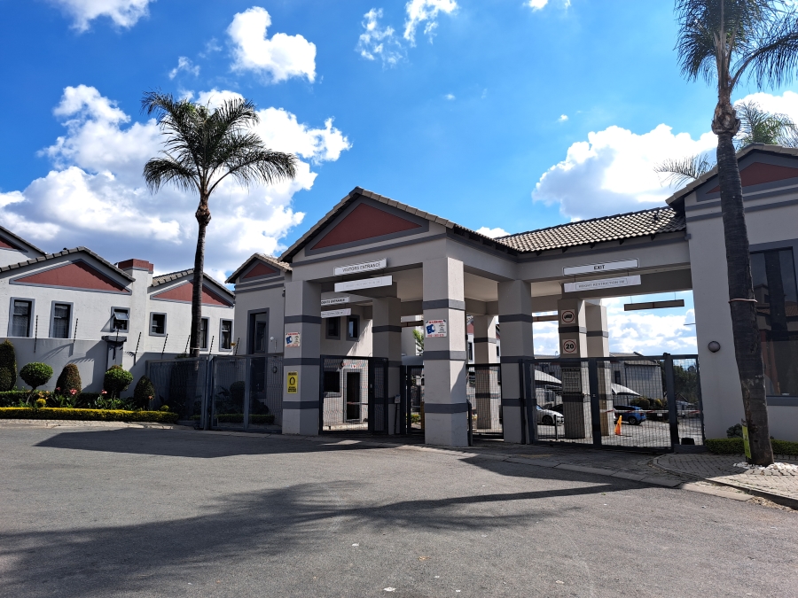 2 Bedroom Property for Sale in Honeydew Grove Gauteng