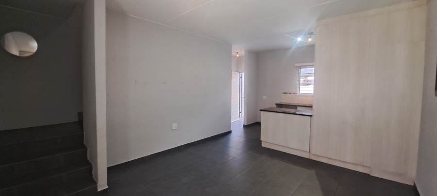2 Bedroom Property for Sale in Honeydew Grove Gauteng
