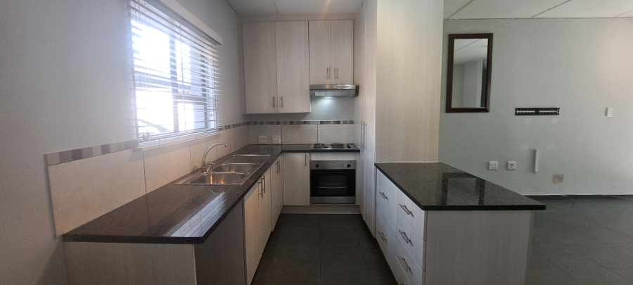 2 Bedroom Property for Sale in Honeydew Grove Gauteng