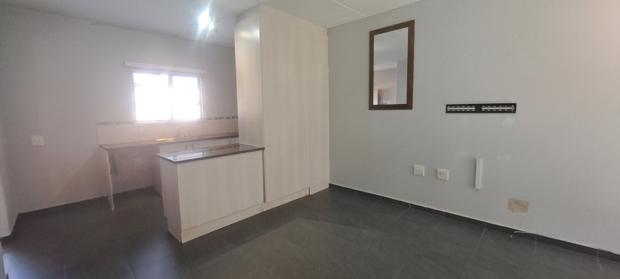 2 Bedroom Property for Sale in Honeydew Grove Gauteng