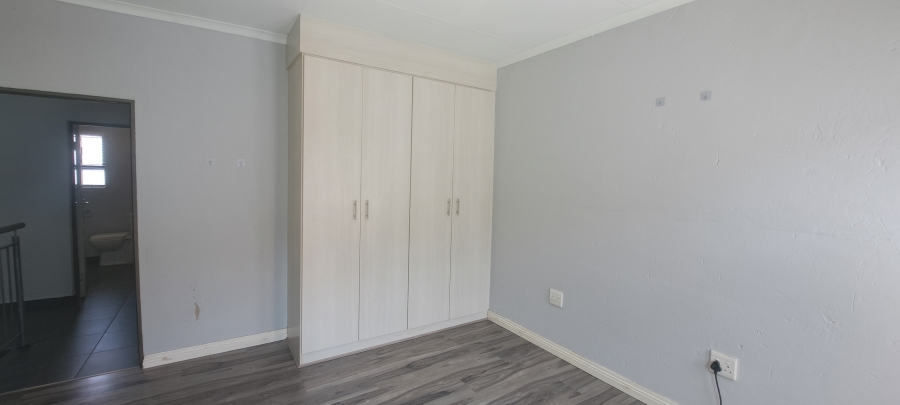 2 Bedroom Property for Sale in Honeydew Grove Gauteng