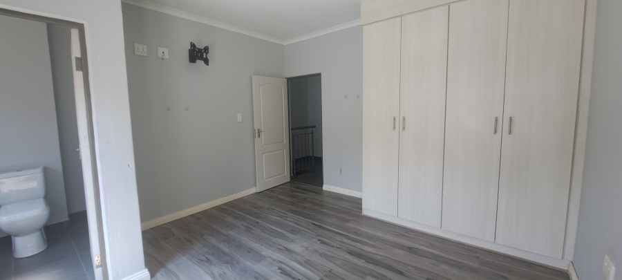 2 Bedroom Property for Sale in Honeydew Grove Gauteng