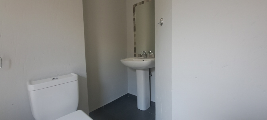 2 Bedroom Property for Sale in Honeydew Grove Gauteng