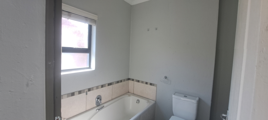 2 Bedroom Property for Sale in Honeydew Grove Gauteng