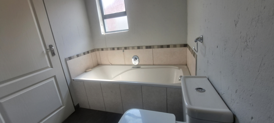 2 Bedroom Property for Sale in Honeydew Grove Gauteng