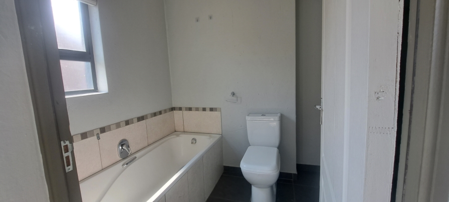 2 Bedroom Property for Sale in Honeydew Grove Gauteng