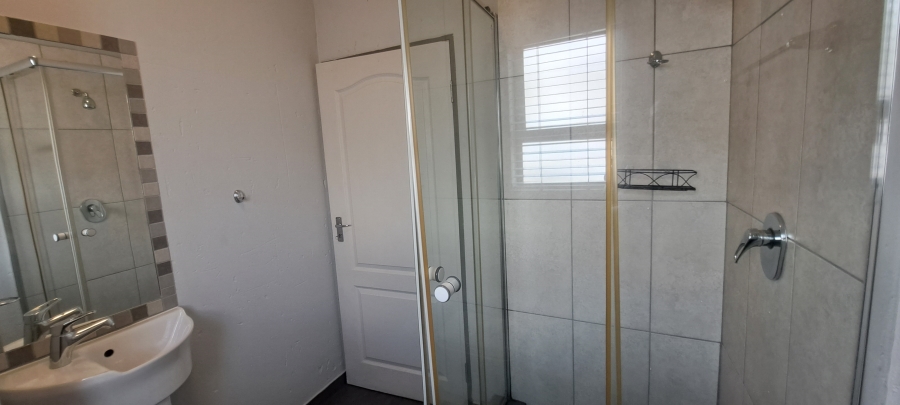 2 Bedroom Property for Sale in Honeydew Grove Gauteng
