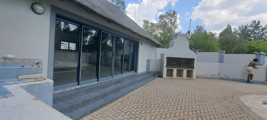 2 Bedroom Property for Sale in Honeydew Grove Gauteng
