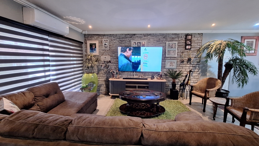 5 Bedroom Property for Sale in Vanderbijlpark Sw 2 Gauteng