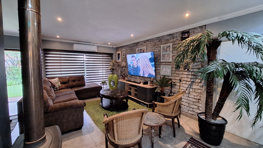 5 Bedroom Property for Sale in Vanderbijlpark Sw 2 Gauteng