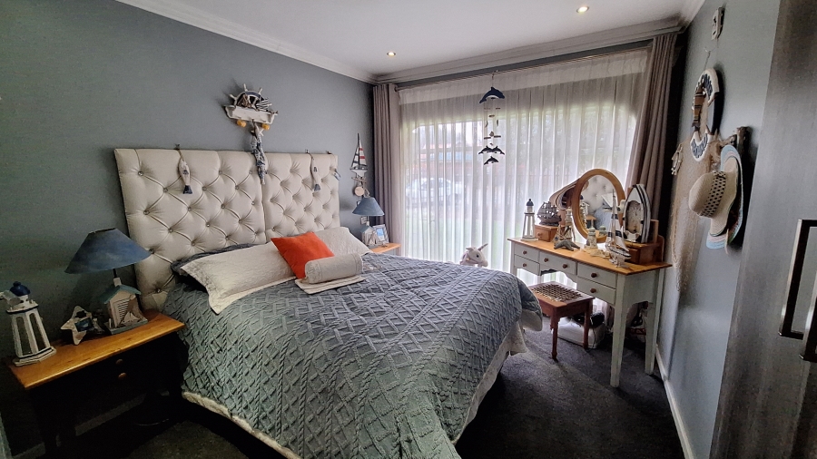 5 Bedroom Property for Sale in Vanderbijlpark Sw 2 Gauteng