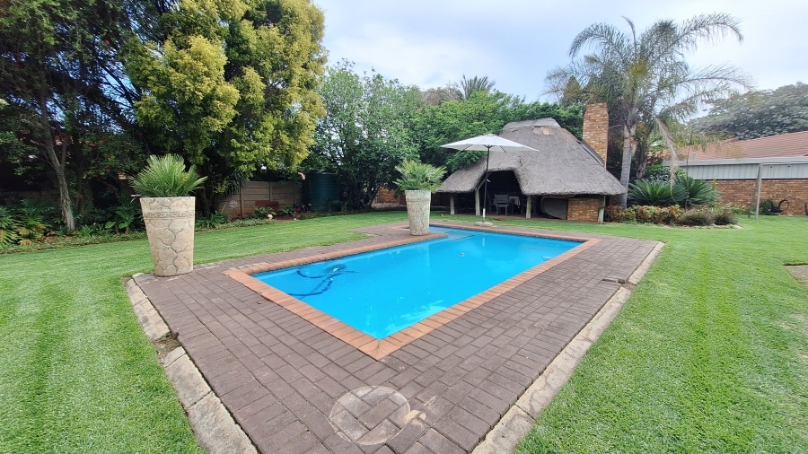 5 Bedroom Property for Sale in Vanderbijlpark Sw 2 Gauteng
