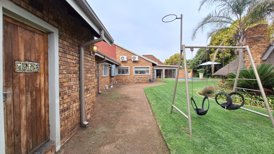 5 Bedroom Property for Sale in Vanderbijlpark Sw 2 Gauteng