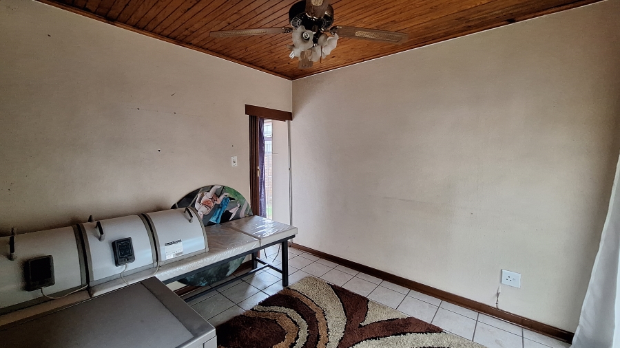 5 Bedroom Property for Sale in Vanderbijlpark Sw 2 Gauteng