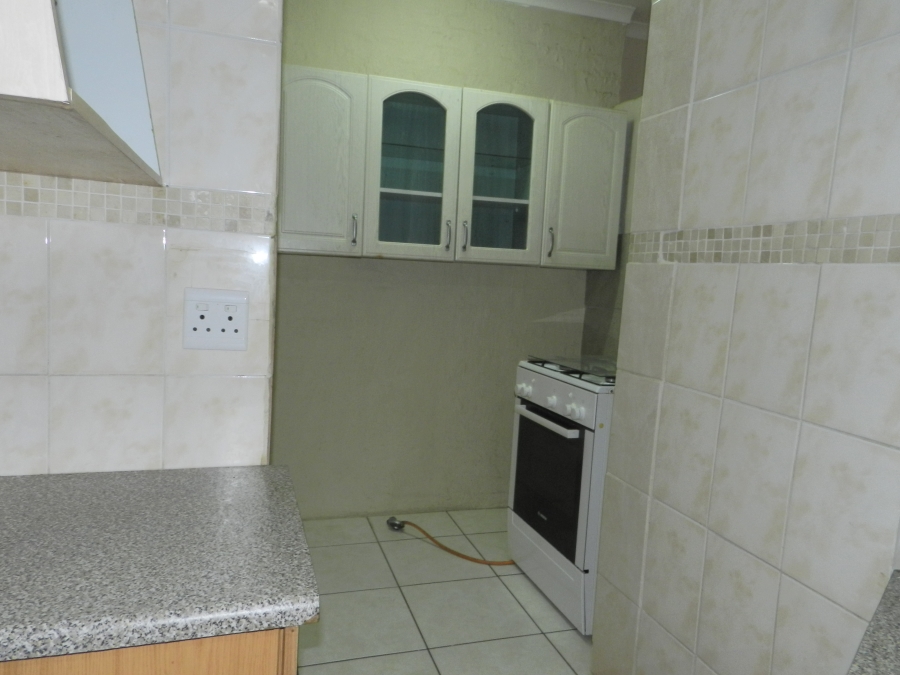 To Let 2 Bedroom Property for Rent in Strubensvallei Gauteng
