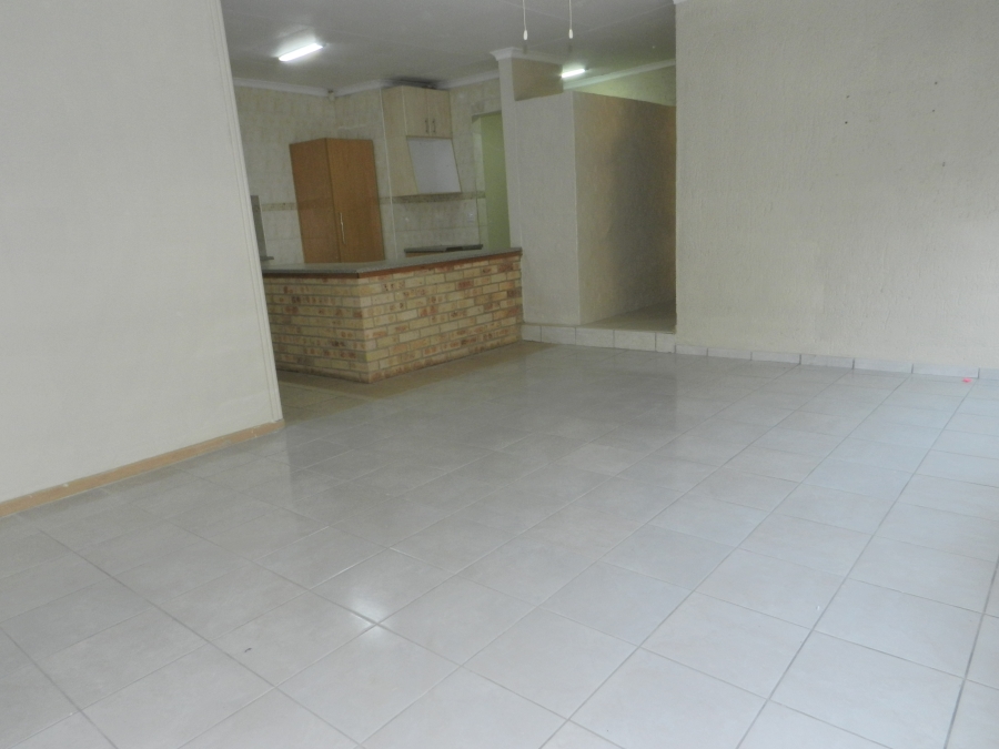 To Let 2 Bedroom Property for Rent in Strubensvallei Gauteng