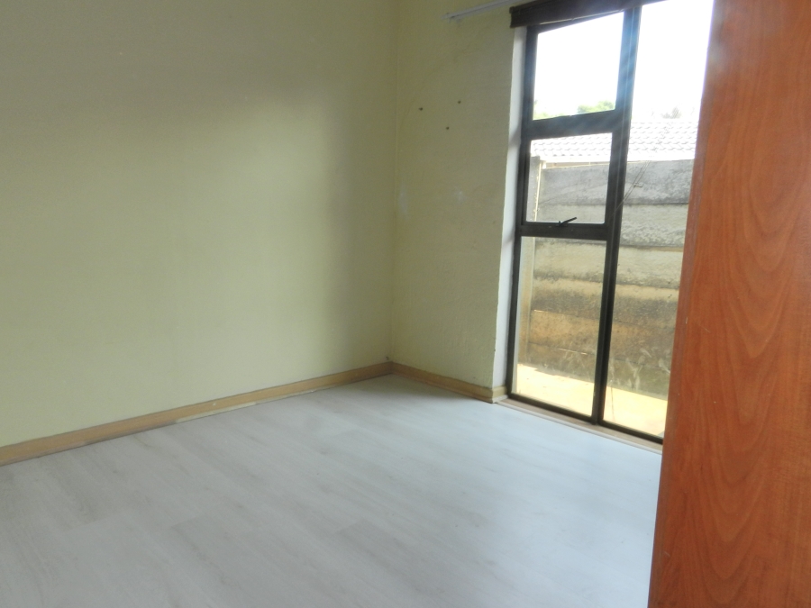 To Let 2 Bedroom Property for Rent in Strubensvallei Gauteng