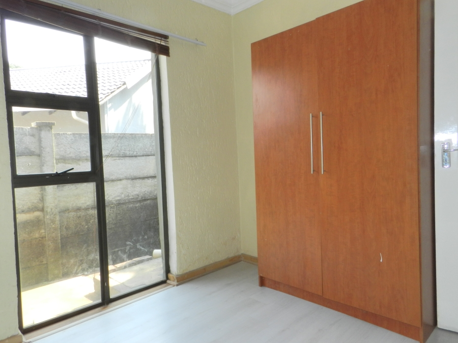 To Let 2 Bedroom Property for Rent in Strubensvallei Gauteng