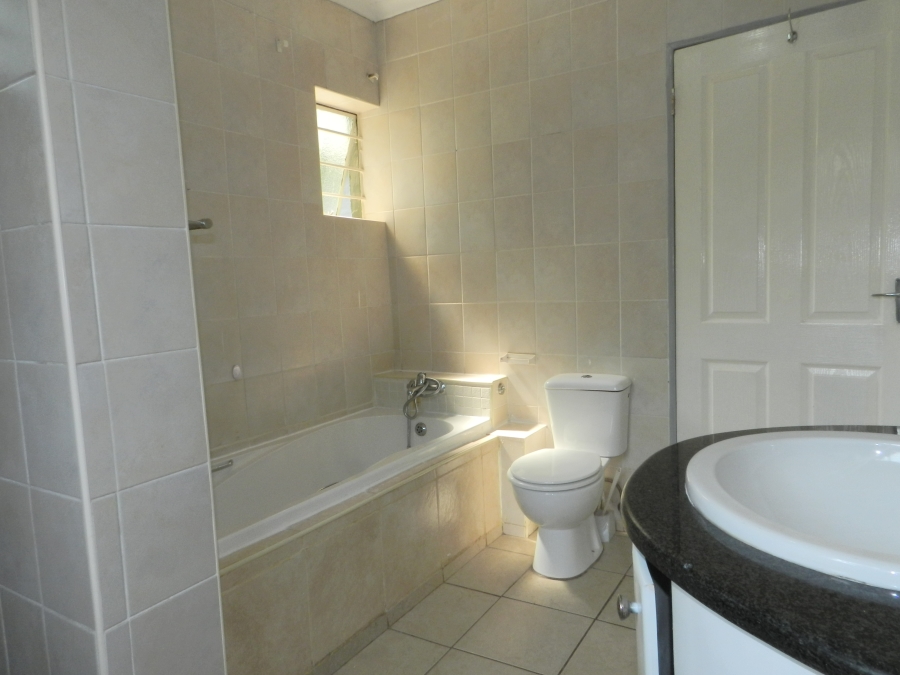 To Let 2 Bedroom Property for Rent in Strubensvallei Gauteng